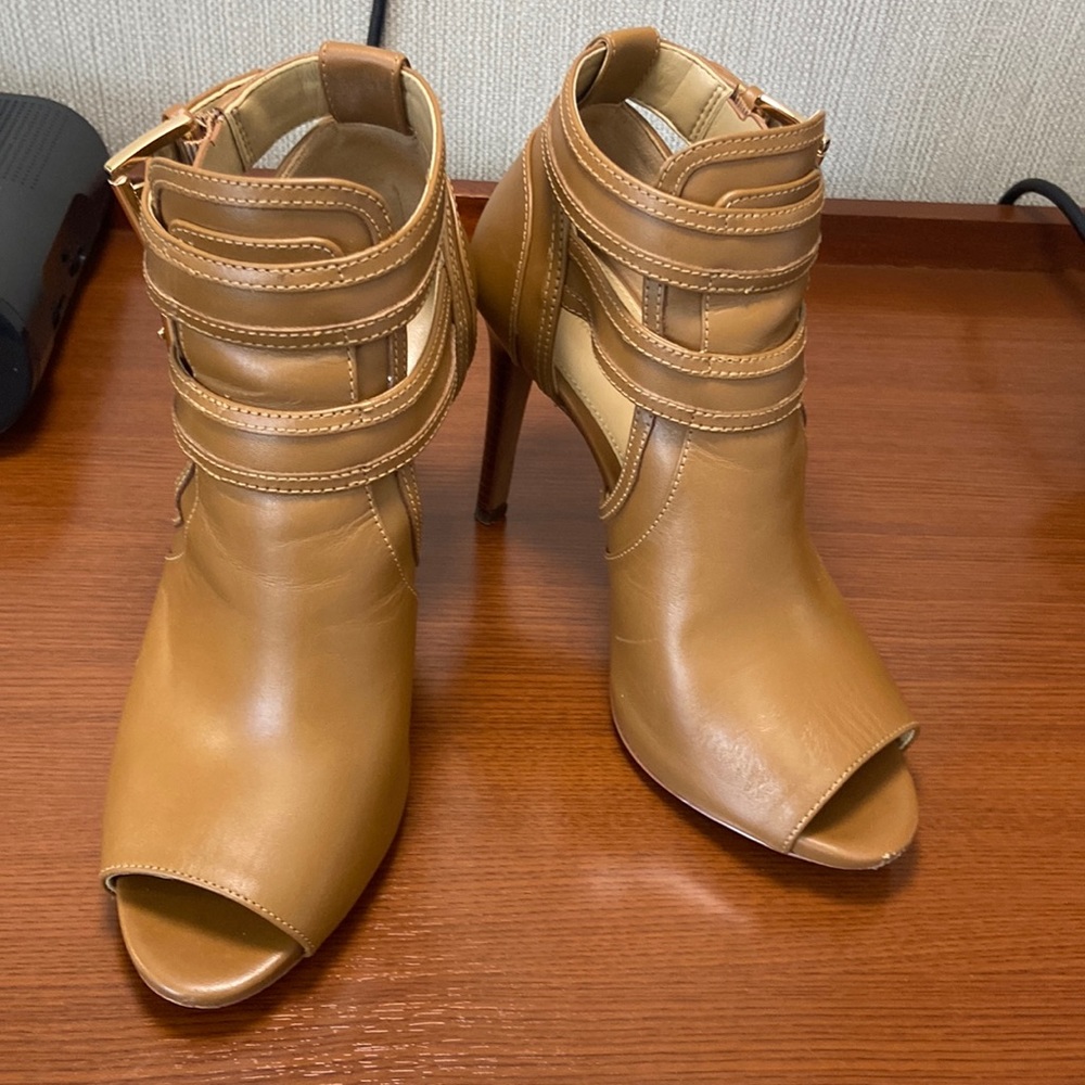 Size 7 /Brown Heeled Michael Kors Boots